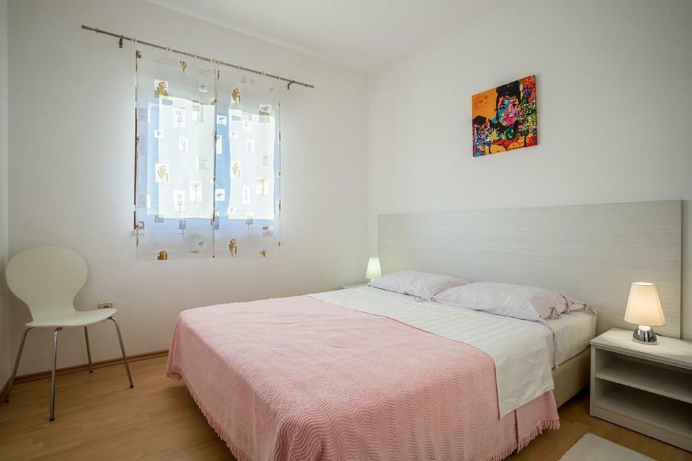 Apartments Jelena Ражань Экстерьер фото