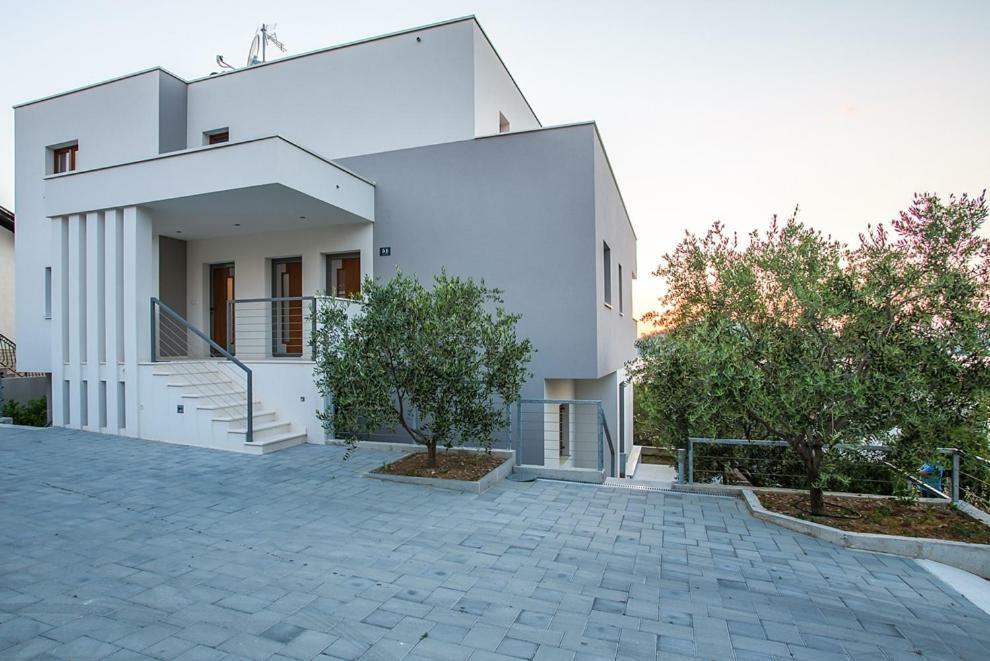 Apartments Jelena Ражань Экстерьер фото