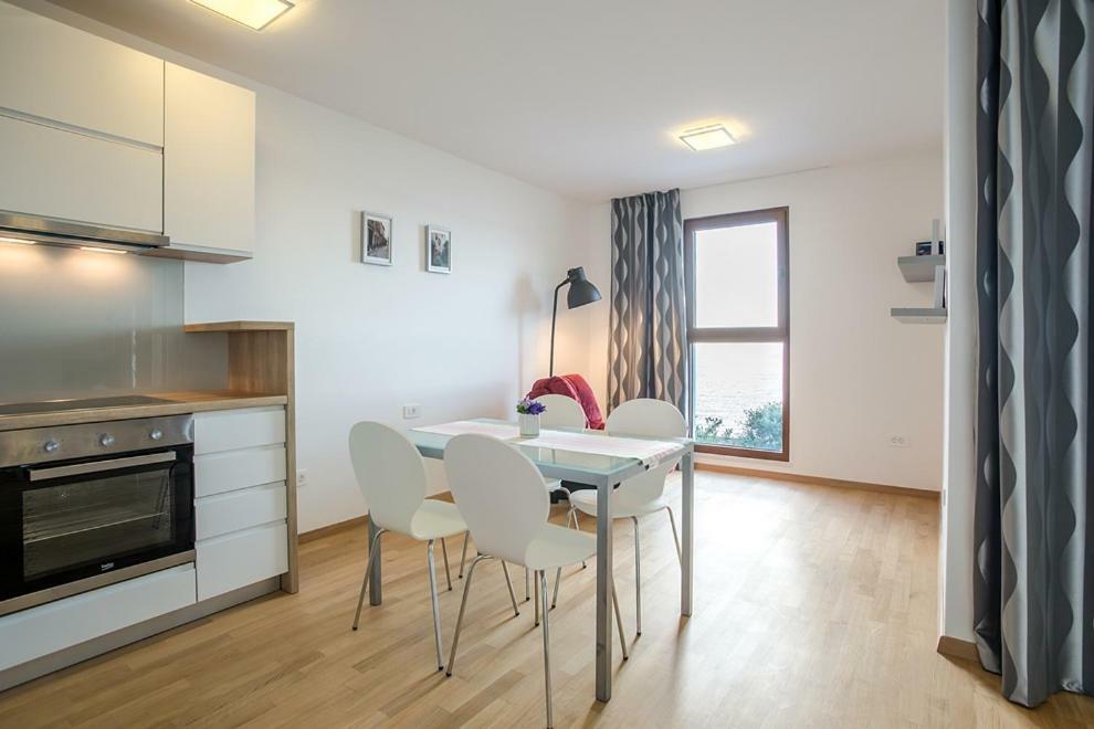Apartments Jelena Ражань Экстерьер фото