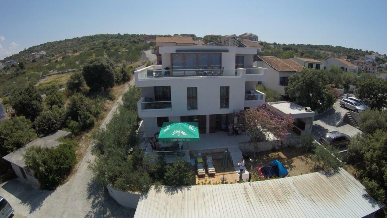 Apartments Jelena Ражань Экстерьер фото