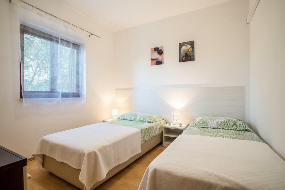Apartments Jelena Ражань Экстерьер фото